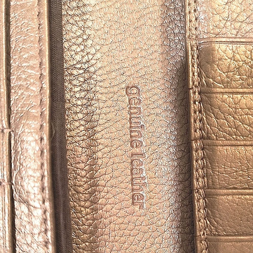 Black Leather Piton Embossed Wallet with Button Closure - Picture 5 of 8